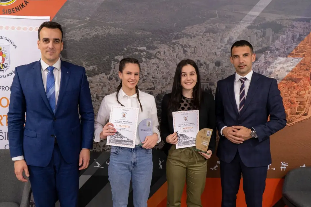 Plivači Kardum i Vukičević najbolji sportaši Šibenika, ekipno slavili nogometaši i košarkašice
