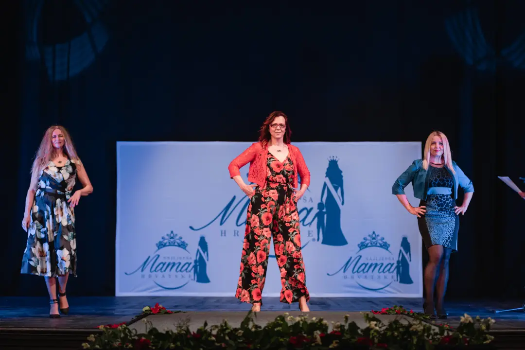 U šibenskom kazalištu održan izbor za najljepšu mamu: Vedrana Halinčić Bakšić i Ljubica Bulić ponijele lente