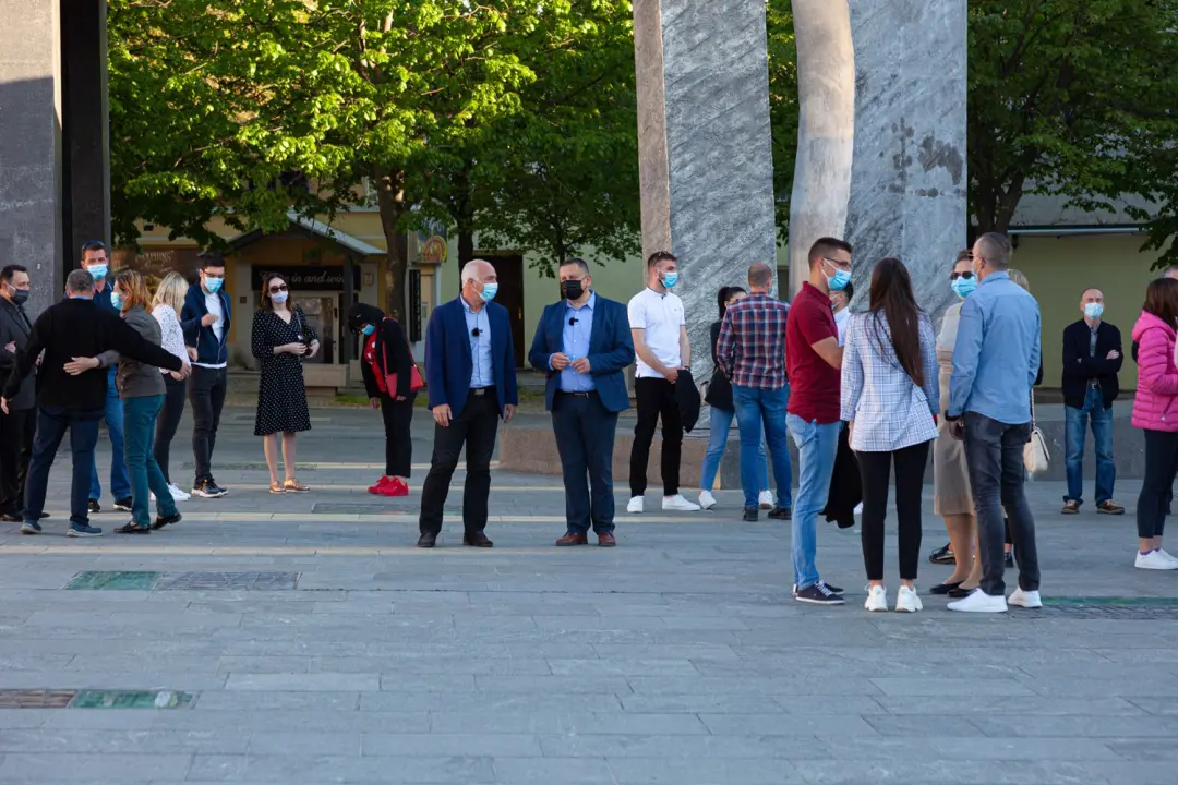 Vrh županijskog HDZ-a na druženju u Kninu: 'Idemo graditi budućnost'