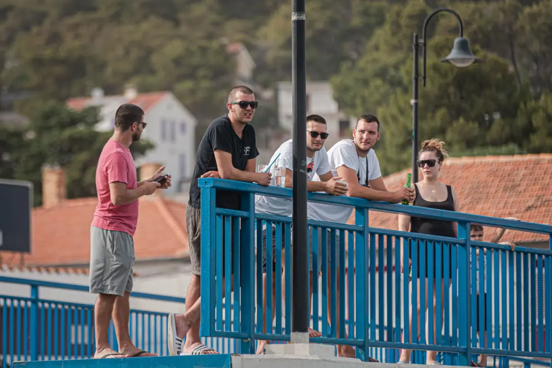 Bend 'Teški osjećaji' nakon deset godina postojanja najavljuje svoj prvi službeni album singlom 'Danas opuštam glavu' 