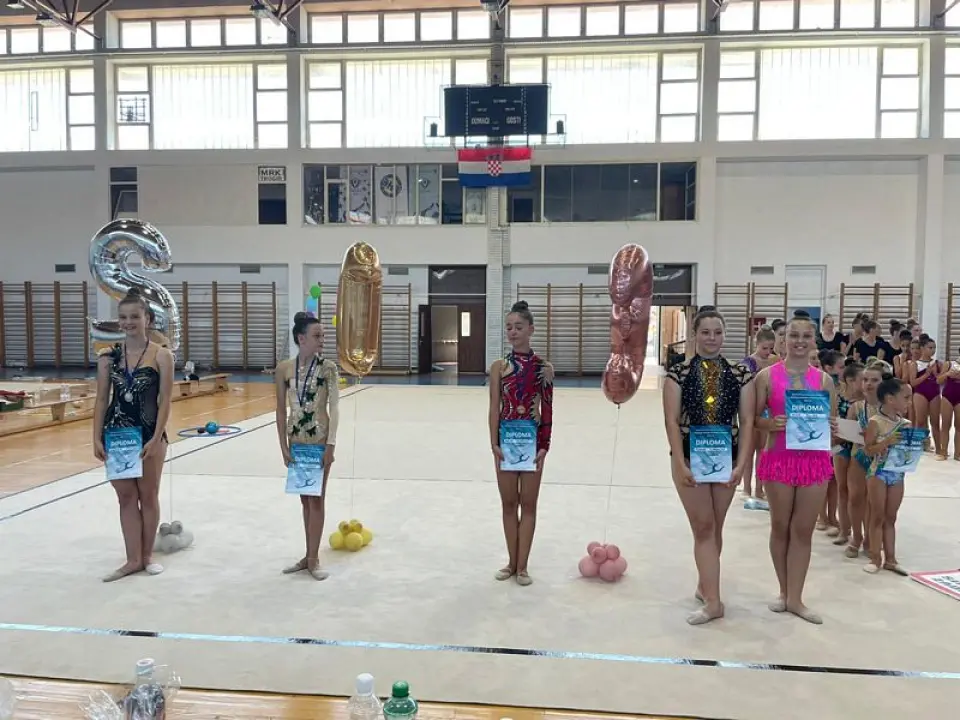 Gimnastičarke Šibenik-Dalmacije predstavile se u sjajnom svjetlu, osvojile mnoštvo medalja