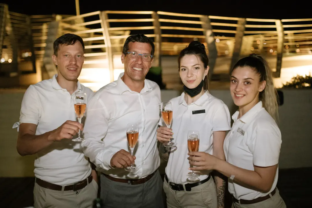 Uživajte u zalascima sunca u novootvorenom Roof Baru u D-Resortu! 