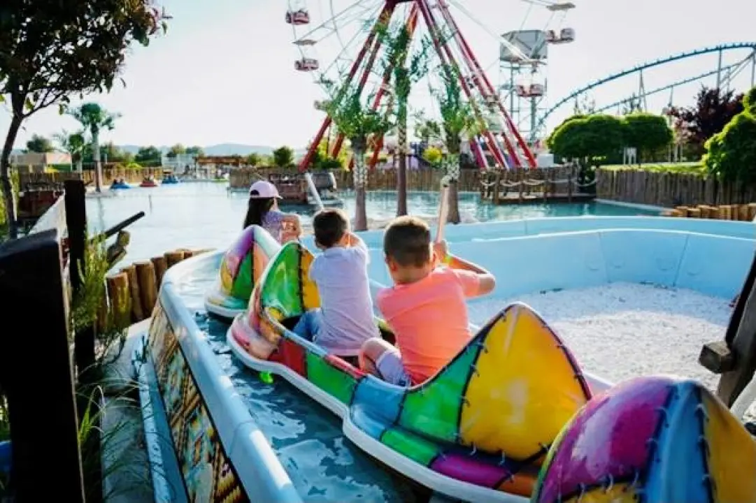 Put u svemir, na Divlji Zapad i vožnja kroz Jurski park čekaju vas u Fun Parku Biograd! 