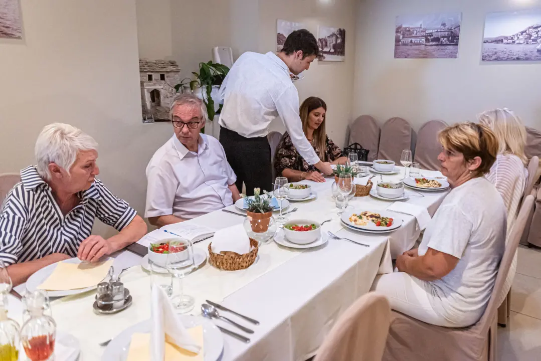 Uspješno je završen još jedan program POU Šibenik za prekvalifikacije kuhara, konobara i slastičara!