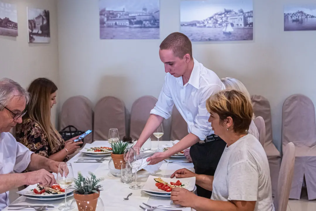 Uspješno je završen još jedan program POU Šibenik za prekvalifikacije kuhara, konobara i slastičara!