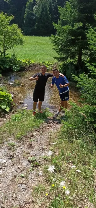 Godišnji odmor na biciklima: Mato, Tin i Luka pedalirali od Zagreba do Dubravica, sutra su u Tribunju   