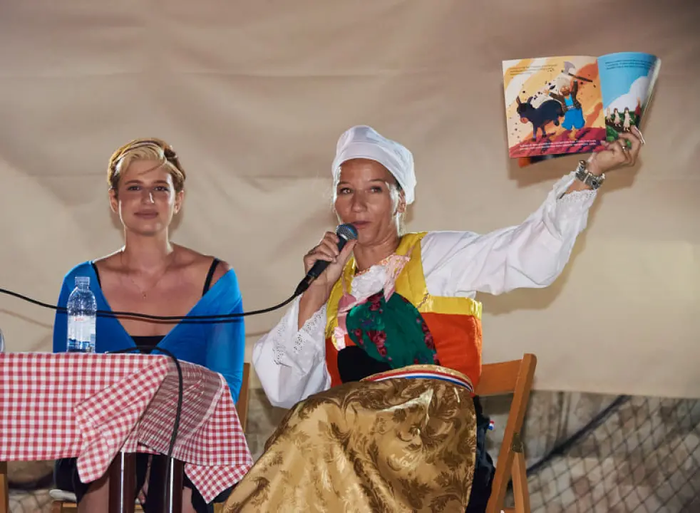 U Tribunju pred prepunim gledalištem djeci predstavljena legenda o magarcu 