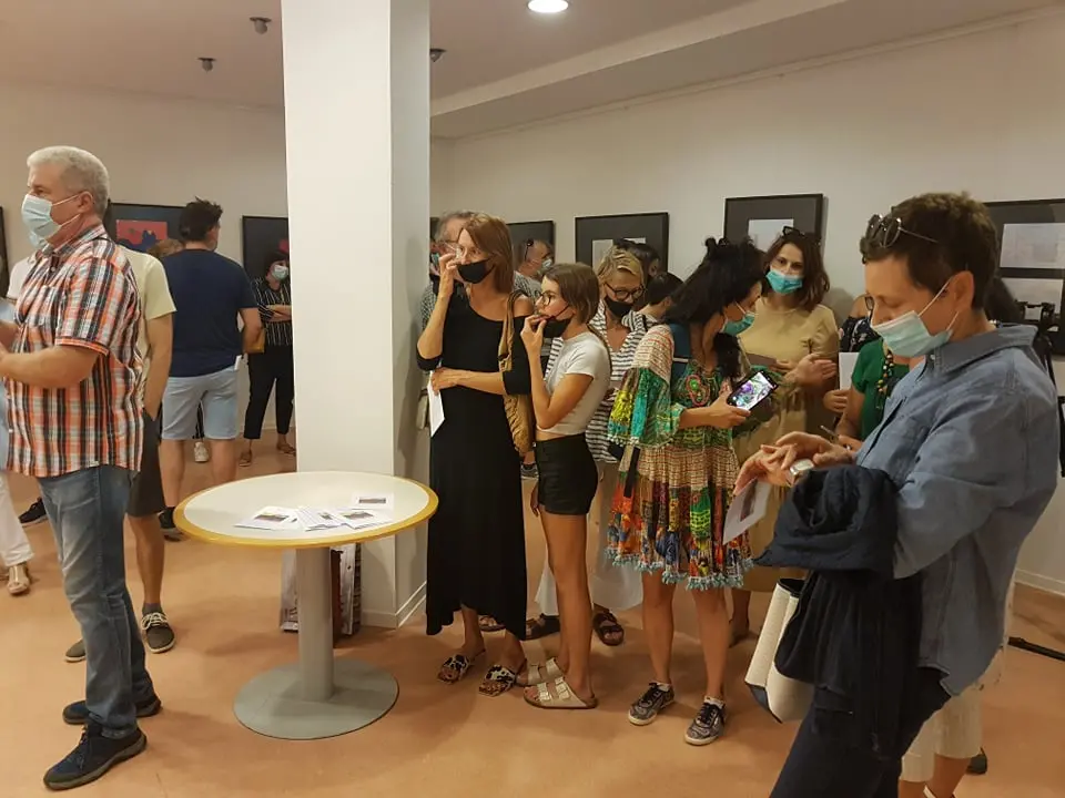 U šibenskoj knjižnici otvorena izložba Petra Krešimira Bralića: 'Drago mi je da ste ovdje i volim vas sve'  