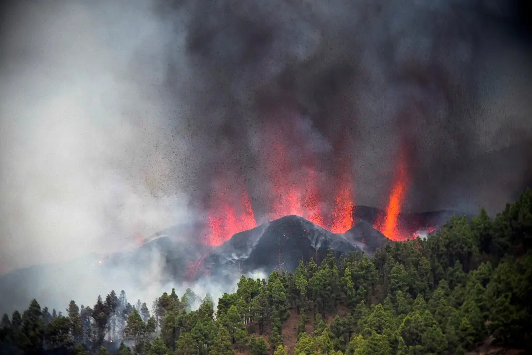 Na Kanarima eruptirao vulkan, zabilježene četiri tisuće potresa