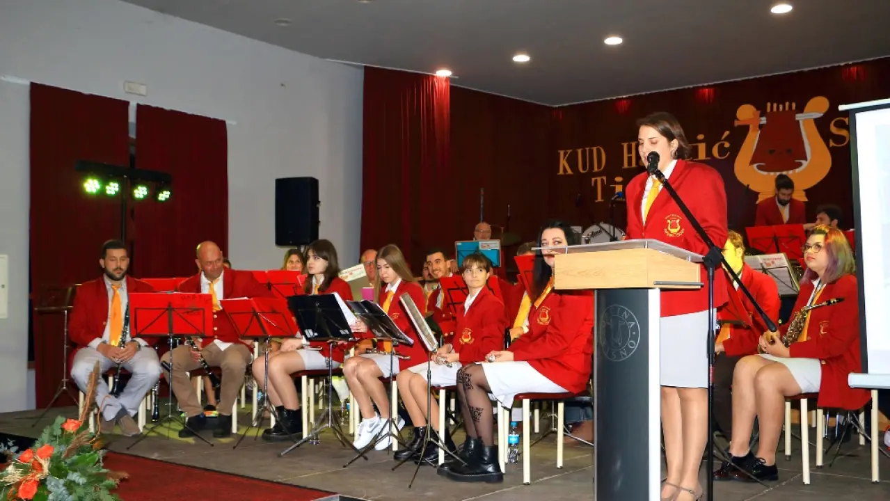 Rajko Ćuzela Papata proglašen počasnim predsjednikom tišnjanskog KUD-a Hartić