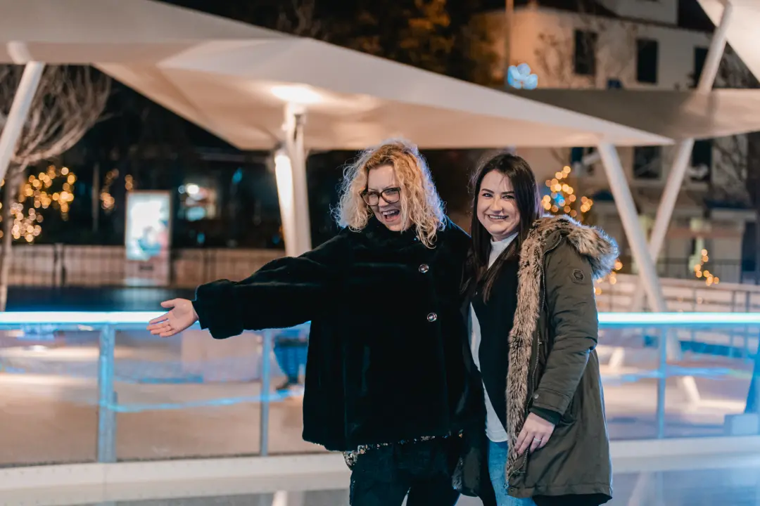 Kralj prvih plesova svojim baladama ugrijao srca Adventurista u Parkiću
