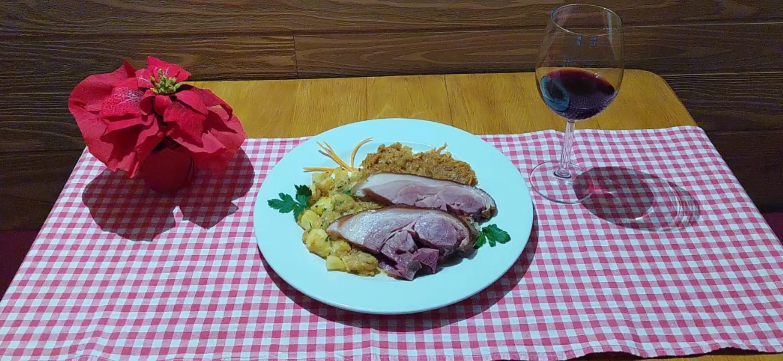 Uživajte u zimskoj čaroliji restorana Gastro Italiano uz domaću spizu i glazbu uživo!
