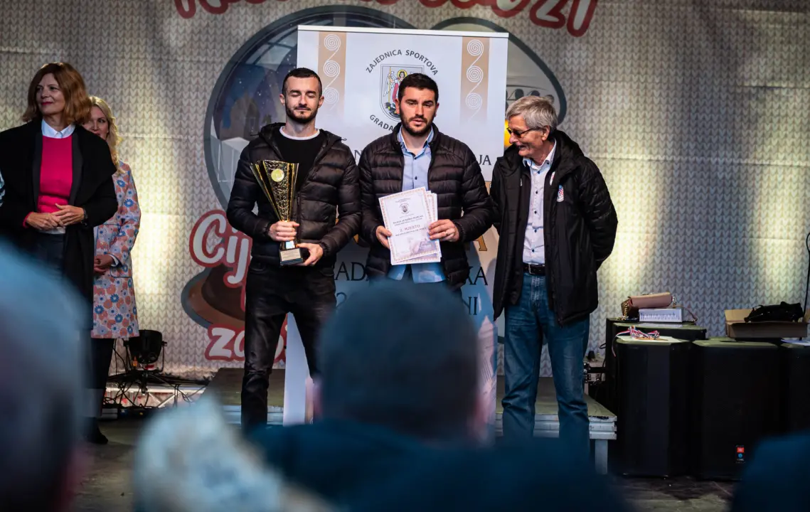 Vaterpolisti Solarisa i košarkašice Šibenika u ekipnoj, a Toni Slavica i Nives Radić u pojedinačnoj konkurenciji 