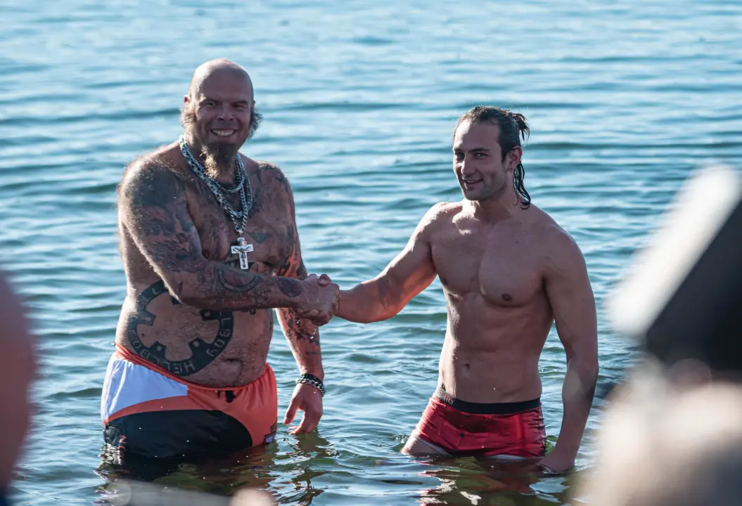 Odvažnih 12 okupalo se na Banju u podne na samu Novu godinu: 'Ovo nije hladna voda'