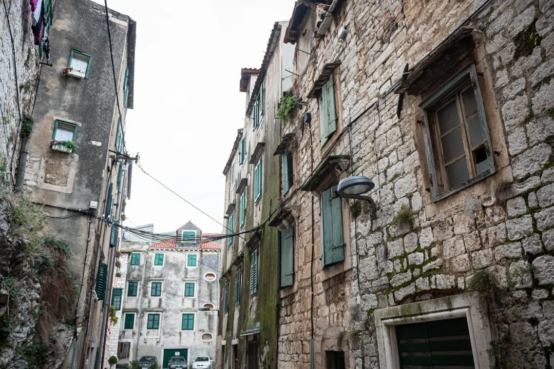 Što se sve raspada u staroj gradskoj jezgri Šibenika: Komunalci su snimili šest kritičnih točaka, u stvarnosti ih ima puno više