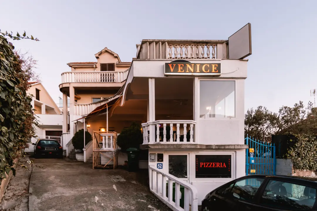 Probajte ukusne pizze nove Pizzerije Atomic na Brodarici! 