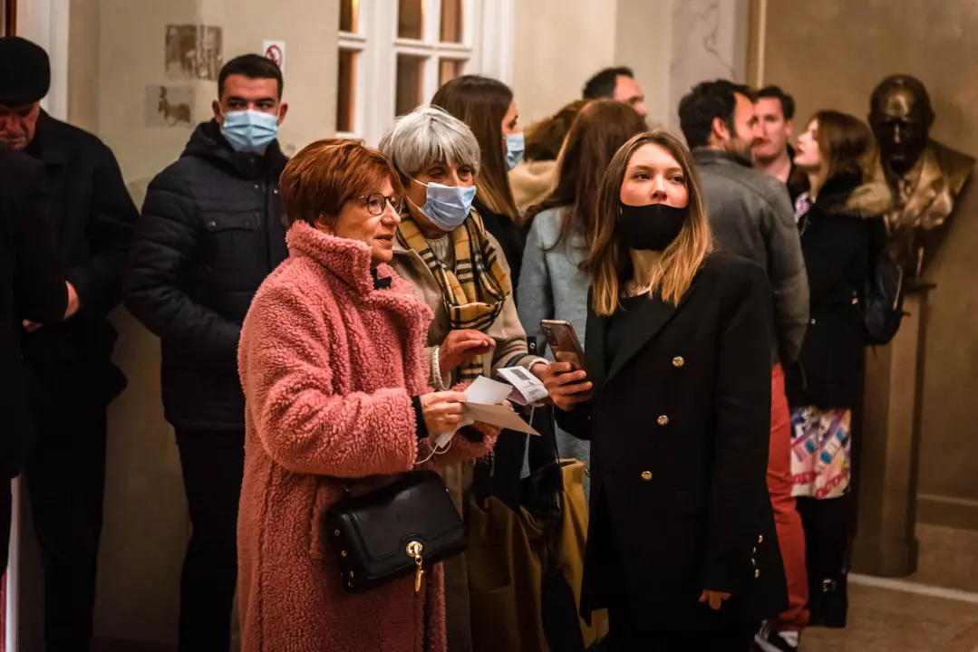 Ženski orkestar do suza nasmijao šibensku publiku, likovi su nam bolno poznati!