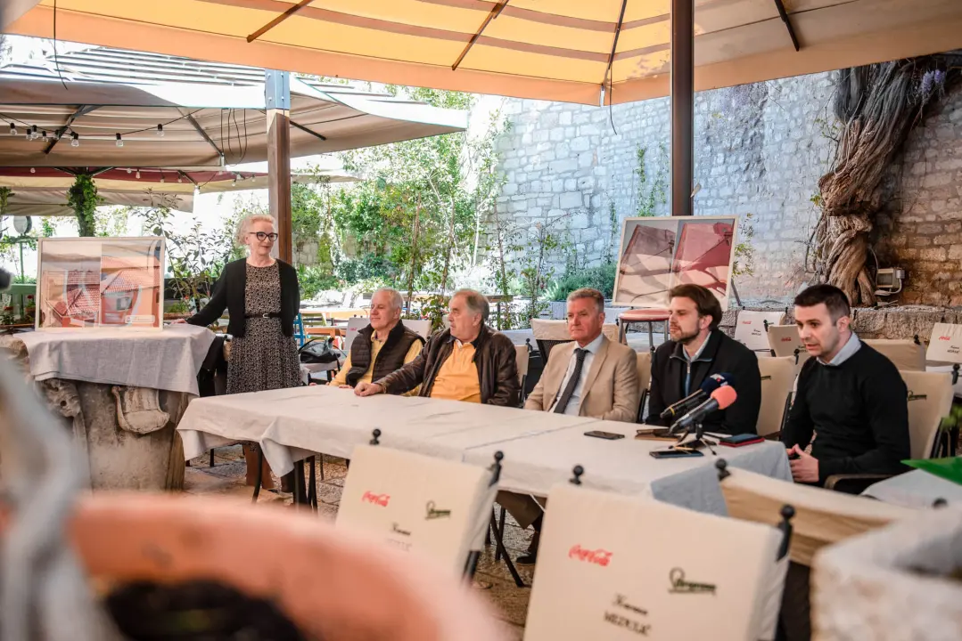 Preko 100 godina stara zgrada u Kalelargi napokon obnovljena: 'Da Grad nije išao s akcijom, ne bi je obnovili. Sada mirnije živim' 