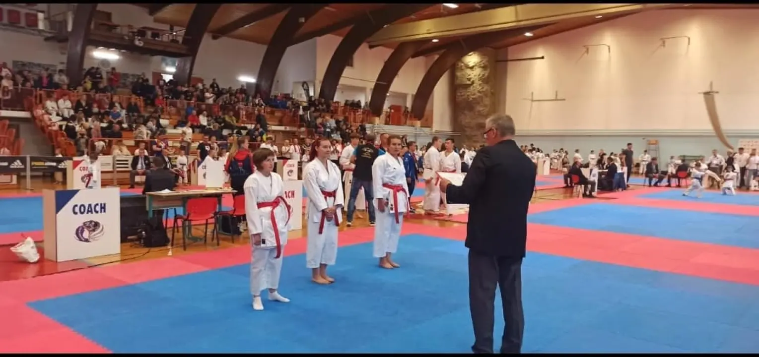 Šibenske parakaratašice Nika, Julija i Dora unatoč svim preprekama probijaju granice