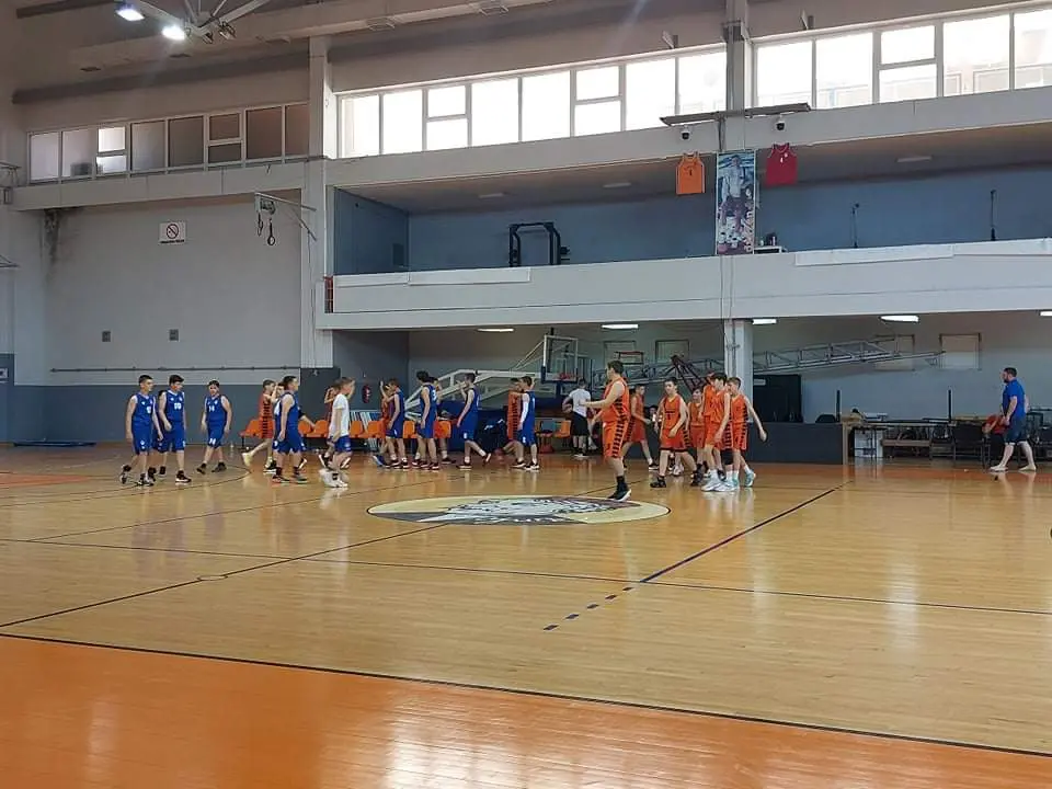 Mladi košarkaši iz Gline u Šibeniku: ‘Nakon potresa aukcijom smo skupljali za opremu?