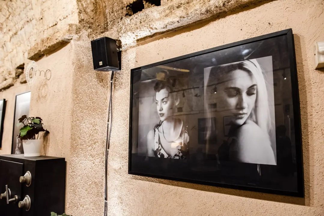 U Azimutu otvorena izložba fotografija Ante Šimića: 'Osjećaje žena je teško prikazati, one su prepune emocija'