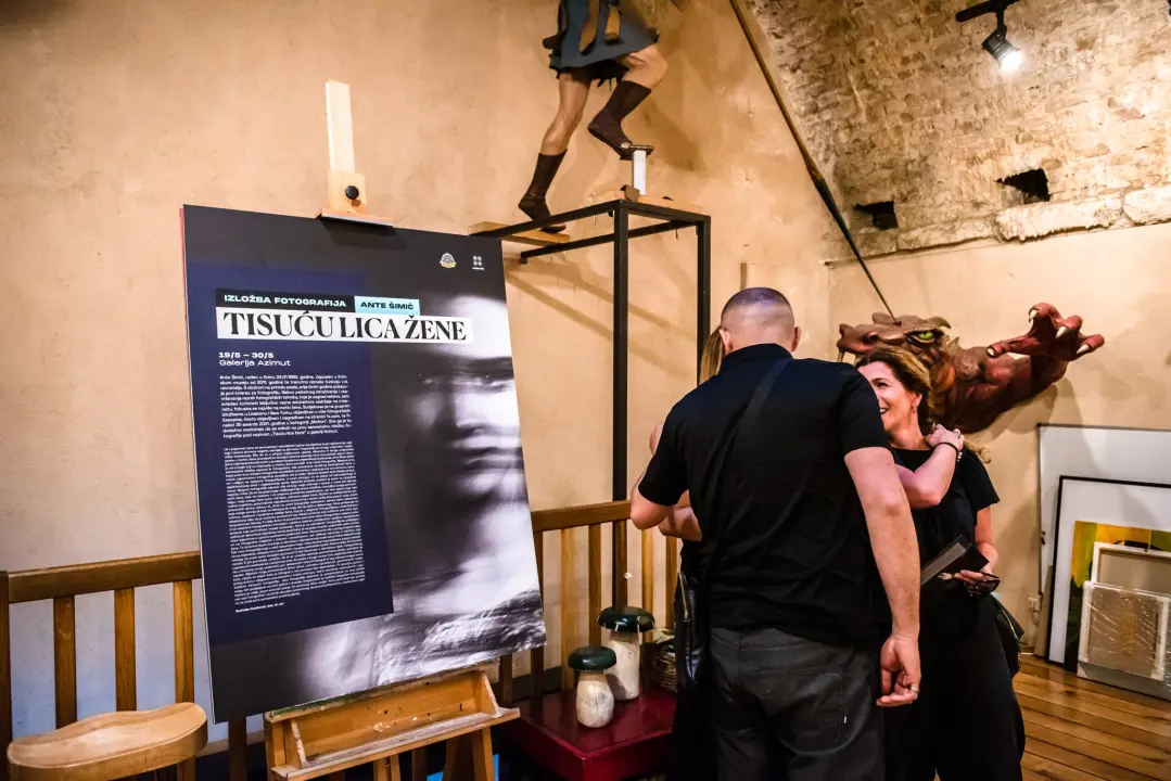 U Azimutu otvorena izložba fotografija Ante Šimića: 'Osjećaje žena je teško prikazati, one su prepune emocija'