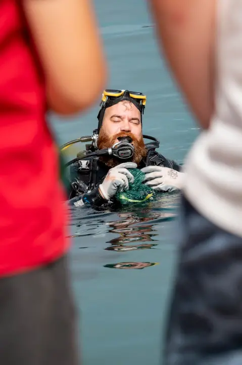 U Tribunju održana peta akcija čišćenja ribarske luke 'Zajedno smo jači' 