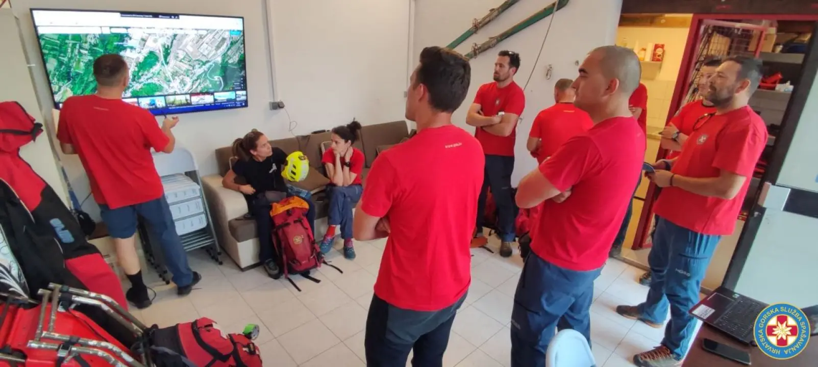 U Kninu u nedjelju popodne nestao stariji muškarac: HGSS-ovci ga pronašli u šumarku blizu kuće
