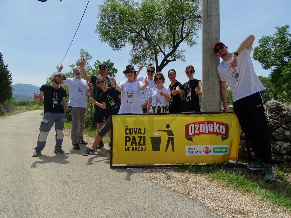 Gotovo tonu i pol različitog otpada uklonjeno s deponija pored Knina 