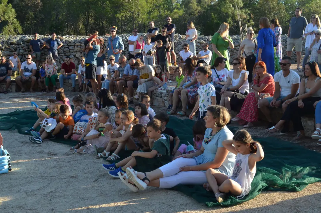 Mališani DV Smilje u uvali Minerska održali završnu svečanost