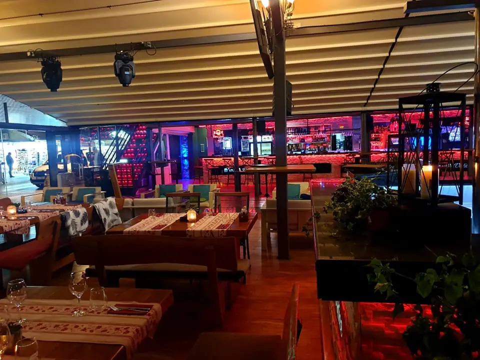 Zabavite se uz popularne Diktatore ovog petka u Makine!
