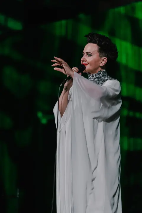 Amira Medunjanin po treći put na sv. Mihovilu: Red glazbe, red suza pa red smijeha!