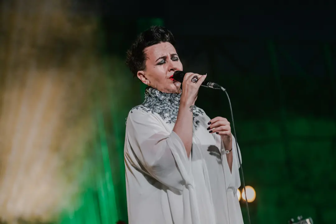 Amira Medunjanin po treći put na sv. Mihovilu: Red glazbe, red suza pa red smijeha!