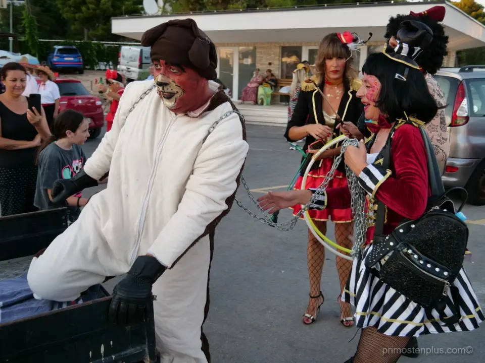 U Primoštenu održan ljetni karneval
