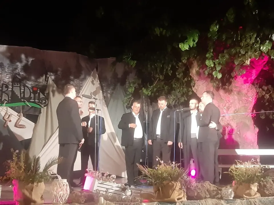 Zagrebačka klapa 'Bošket' briljirala na 42. Susretu dalmatinskih klapa u Skradinu
