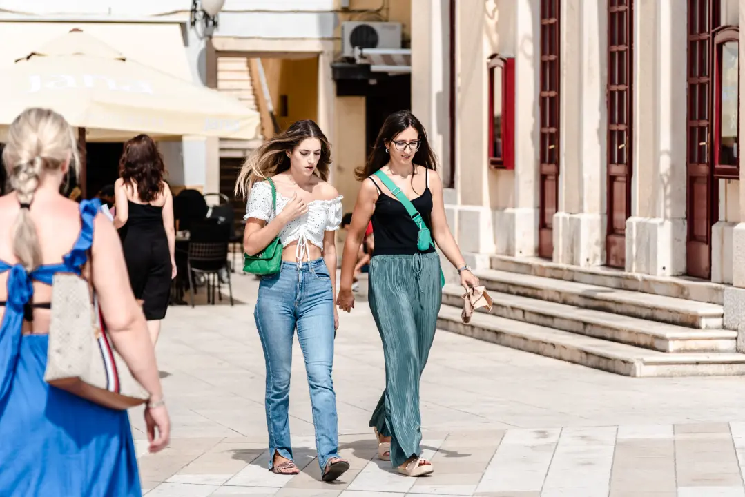 Lepršave i prozračne haljine zavladale gradom: Provjerite tko nam je upao u oko! 
