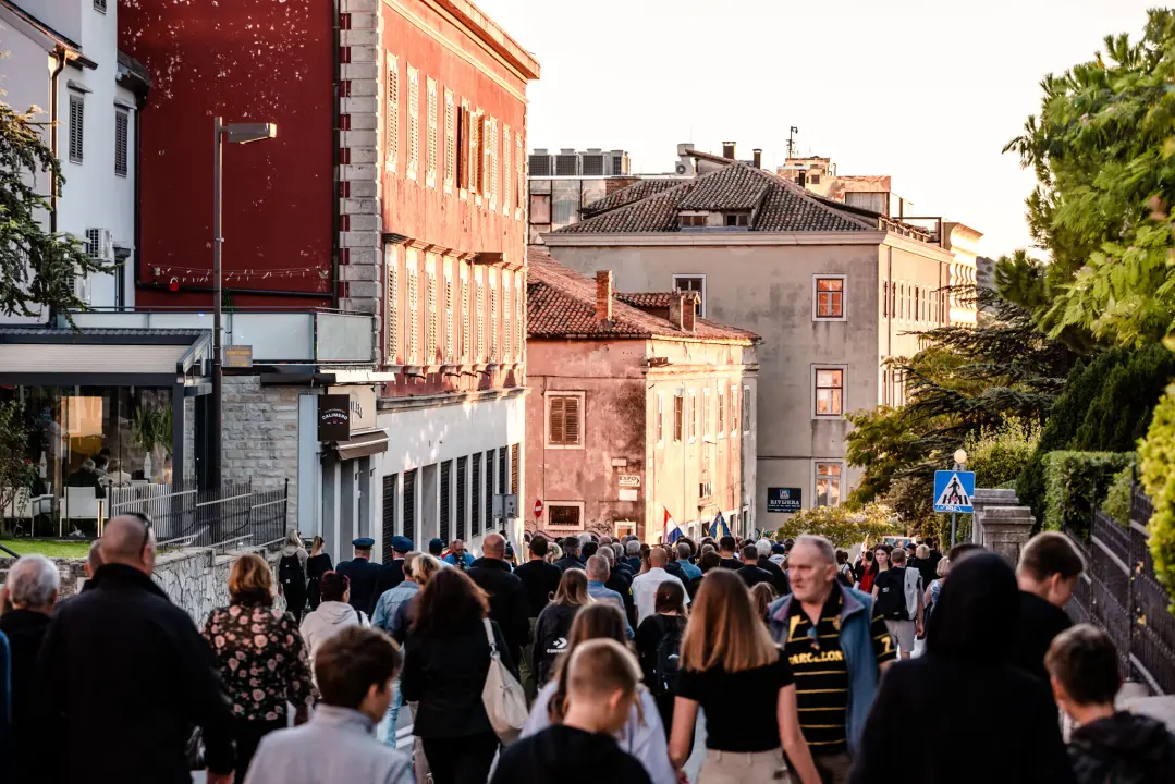 Uz pidoće i klapu u Šibeniku obilježen Dan hrvatskih branitelja: 'U slobodi smo se više dijelili nego spajali'