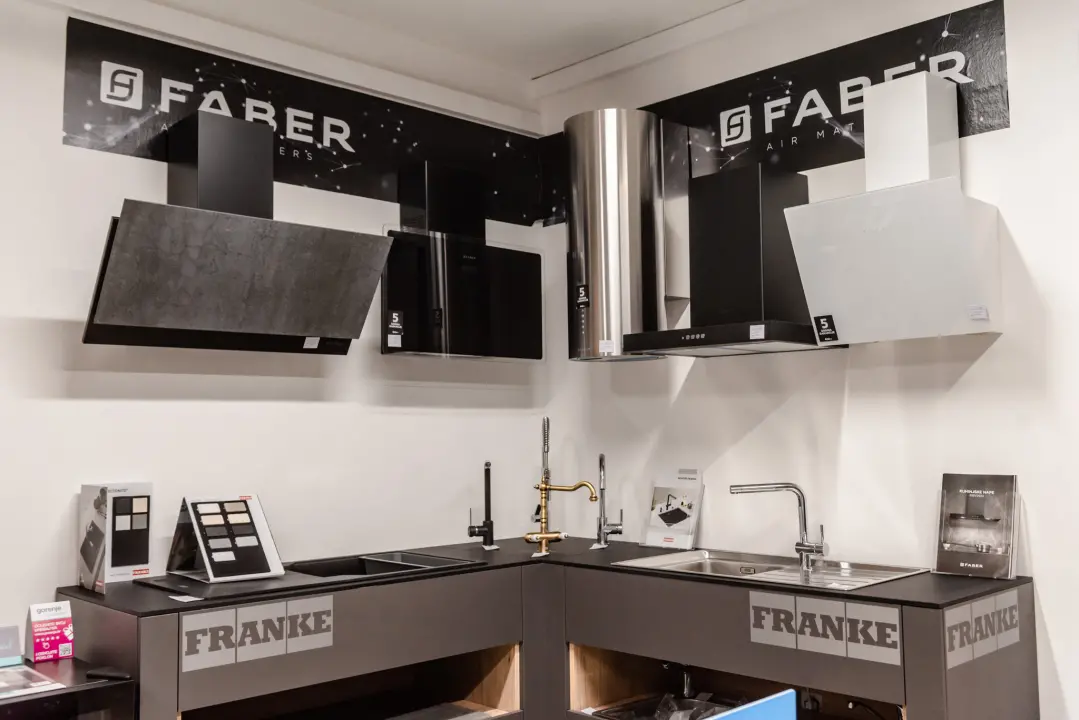 U El Bakoti opremite cijelu kuhinju uz renomirane brendove Midea, Faber i Franke! 