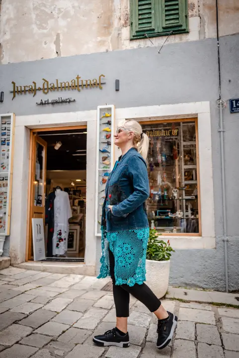 U Galeriju Juraj Dalmatinac stigle zimske kolekcije odjeće i jesenski popusti na slike 