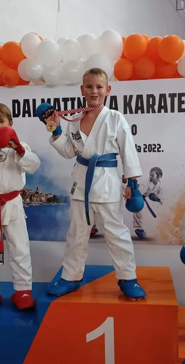 Karate klub Okit iz Vodica osvojio čak 32 medalje na Dalmatinskoj ligi