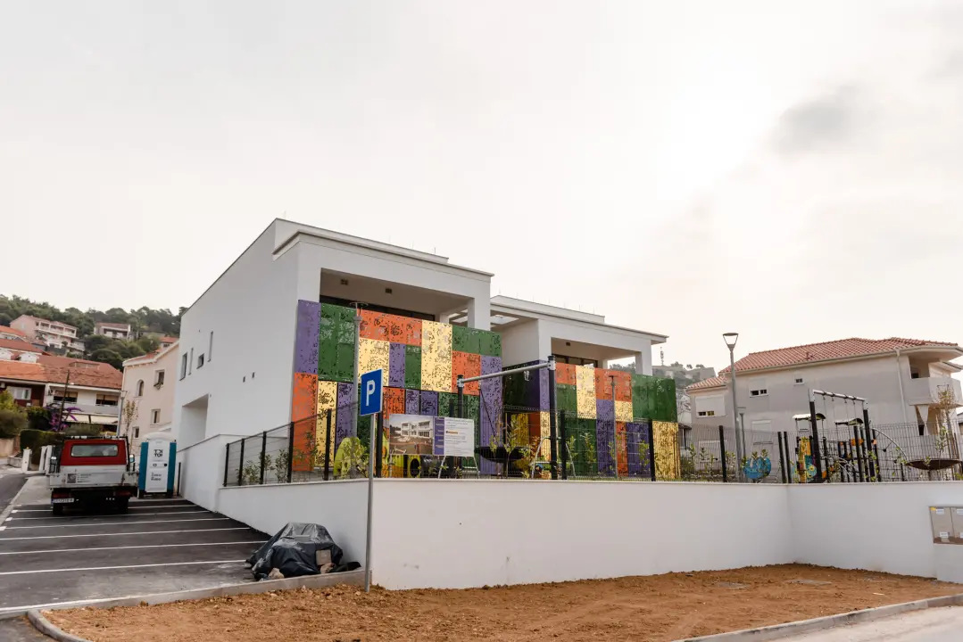 Djeca u Ljubicu neće još 45 dana: Treba zamijeniti 300 kvadrata poda po naputku inspekcije