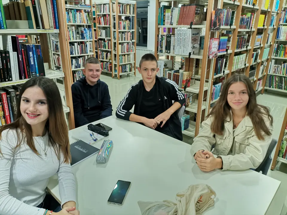 Održan prvi ovosezonski kviz u kninskoj knjižnici