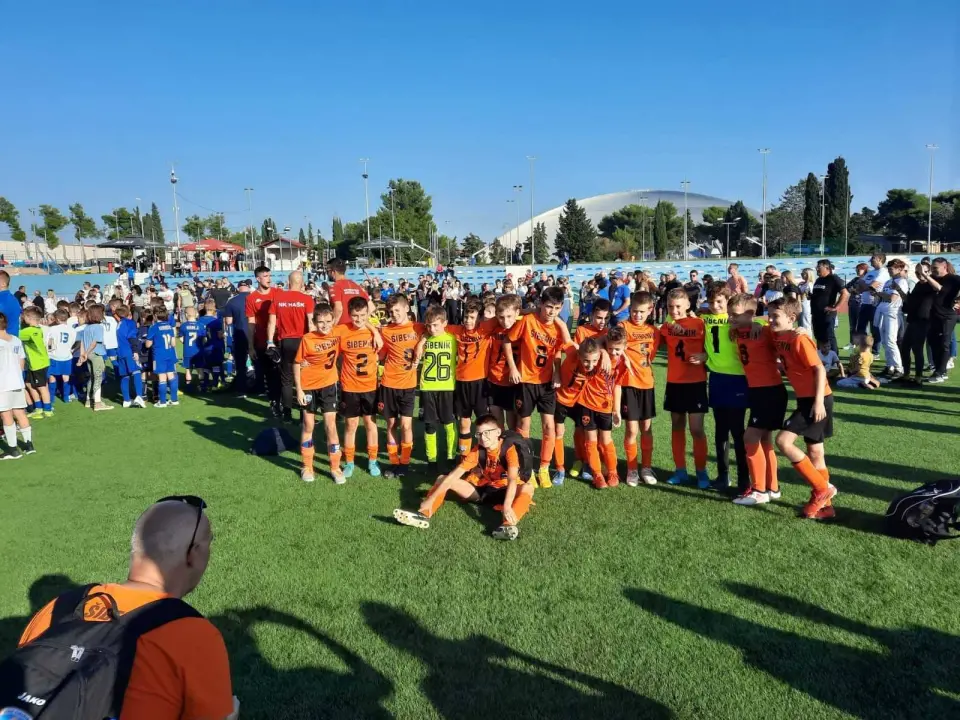 Mladi nogometaši Šibenika (godište 2012.) osvojili turnir u Zadru, u finalu rutinski protiv Hajduka