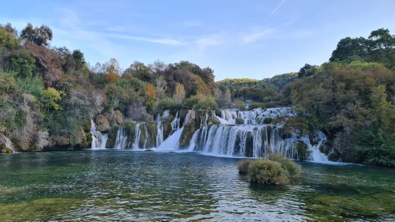 Lijepo vrijeme brojni iskoristili za đir do Skradinskog buka