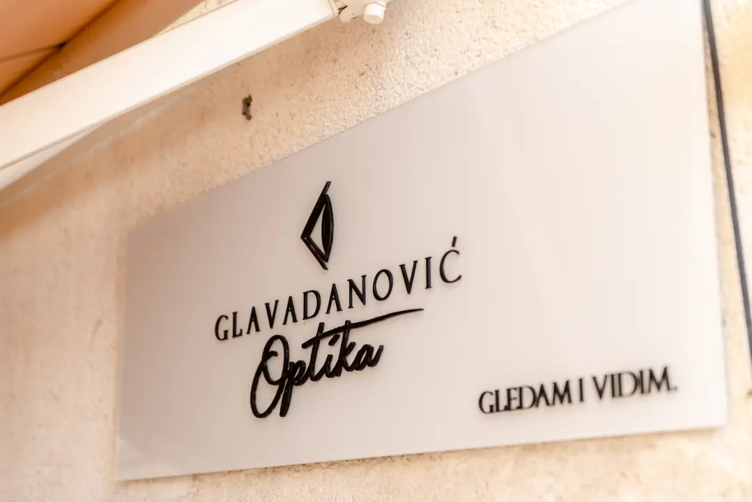 Zablistajte s novim naočalama Optike Glavadanović!  
