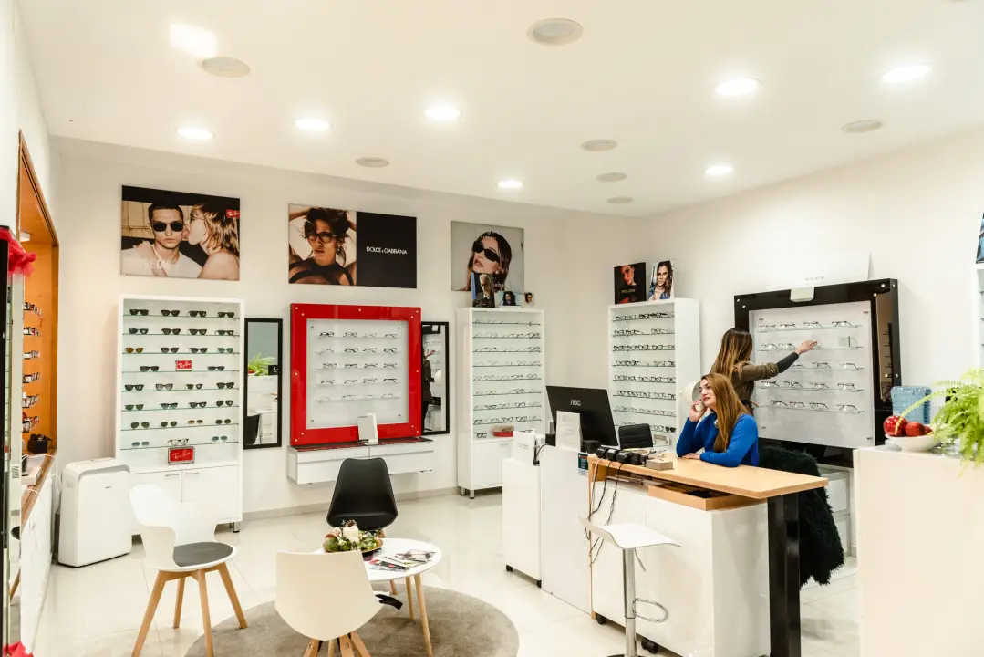 Zablistajte s novim naočalama Optike Glavadanović!  