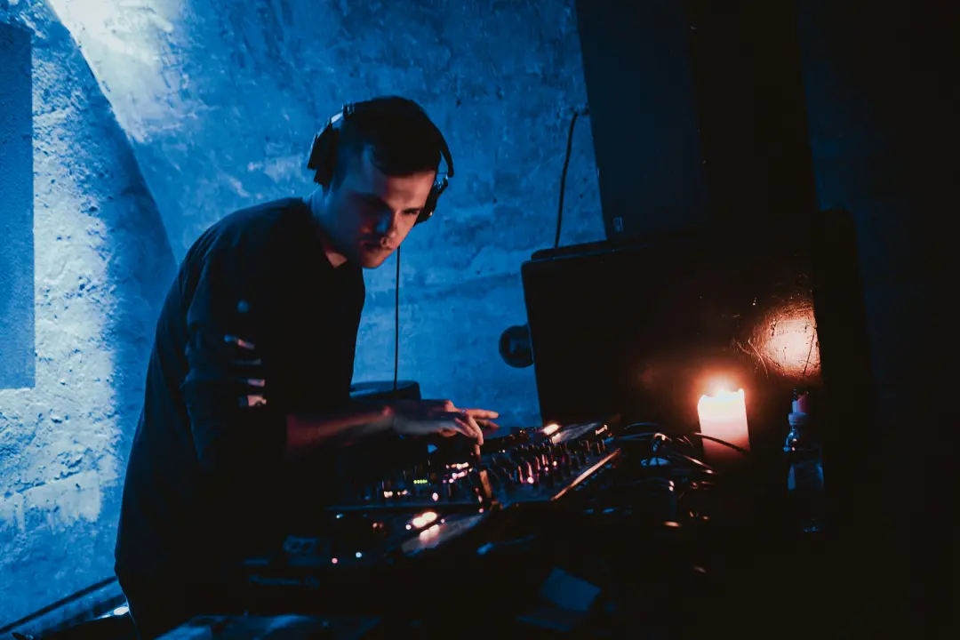 Rasplesana novogodišnja zabava u Tunelu uz milanski duo Modular Project