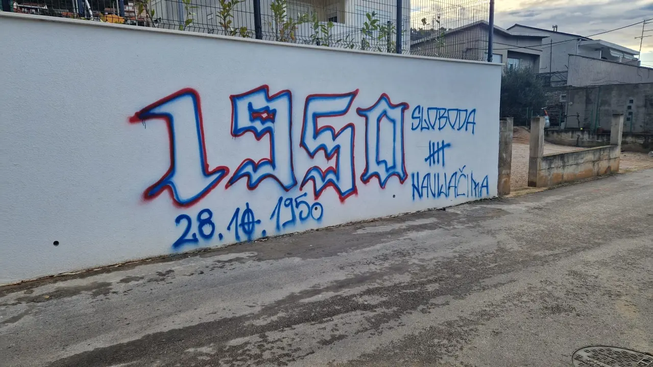 Netko je pod okriljem noći išarao zid vrtića 'Ljubica': 'Da su vidjeli lica djece jutros, to bi im bila najveća kazna'