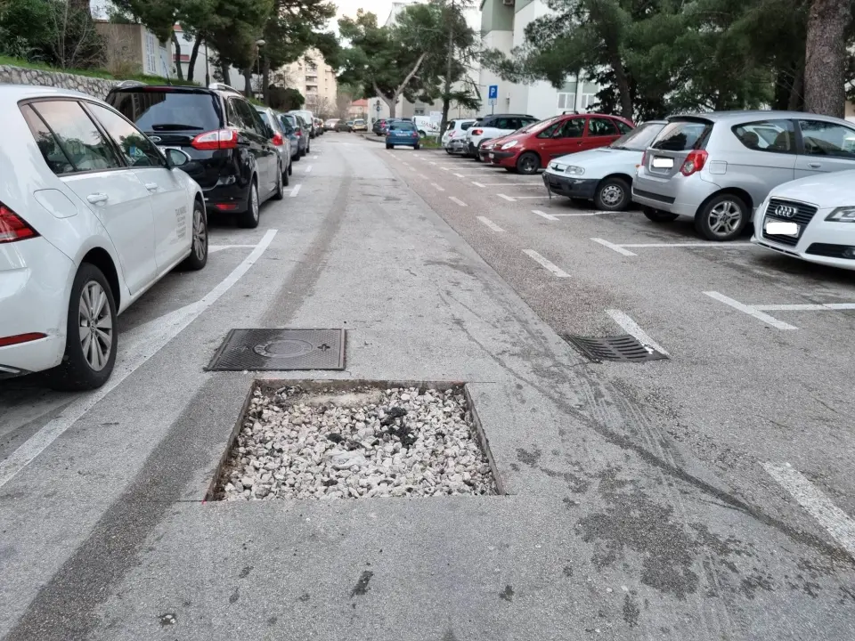 Šahtovi u Njivicama i na Njegoševu sanirani: Čekaju se još usporivači kraj škole    