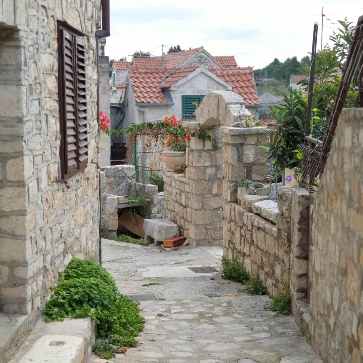 Helena nam je otkrila kako se zimi živi na Prviću: 'U hitnim situacijama kao da smo na Palagruži'